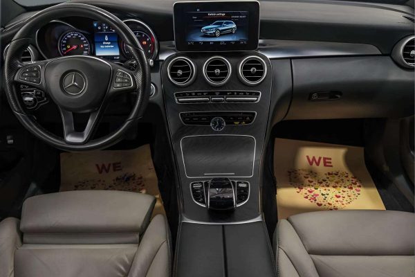 Mercedes-Benz C350 - Image 26