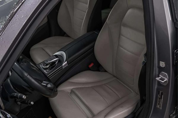 Mercedes-Benz C350 - Image 13