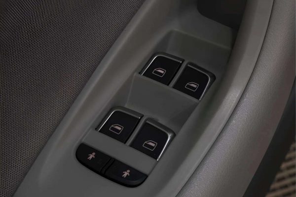 Audi A6 - Image 12
