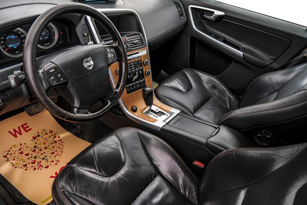 Volvo XC60 - Image 12