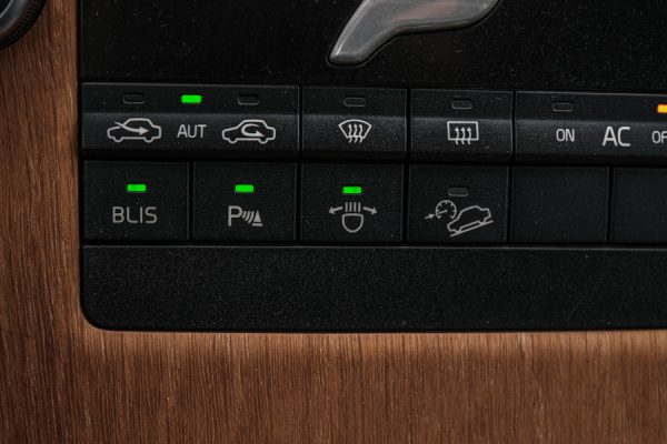 Volvo XC60 - Image 6