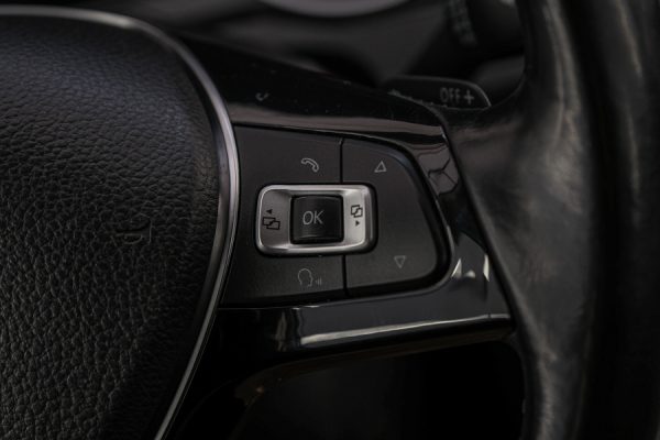 Volkswagen Passat - Image 27