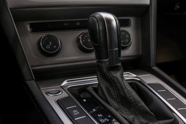 Volkswagen Passat - Image 22