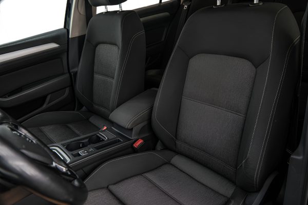Volkswagen Passat - Image 13