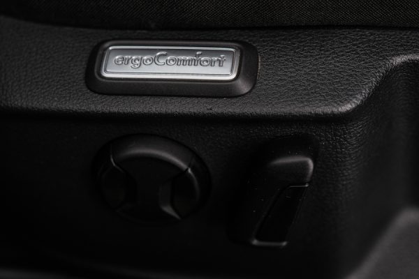 Volkswagen Passat - Image 12