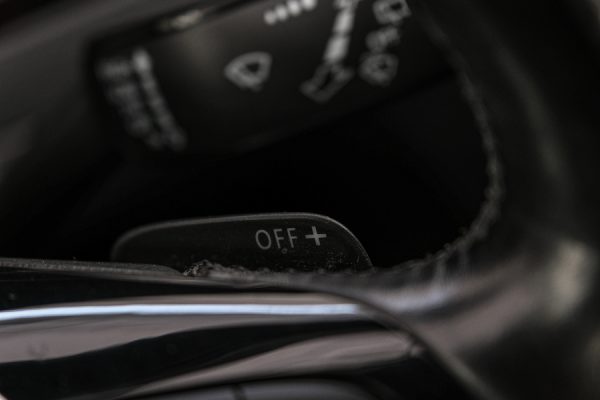 Volkswagen Passat - Image 11