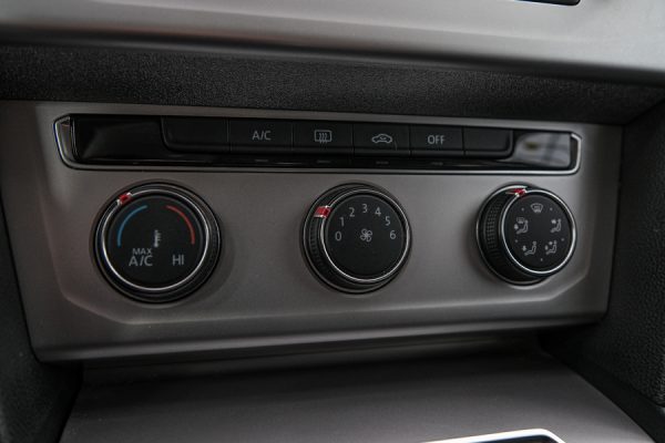 Volkswagen Passat - Image 8