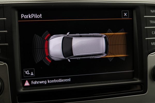 Volkswagen Passat - Image 5
