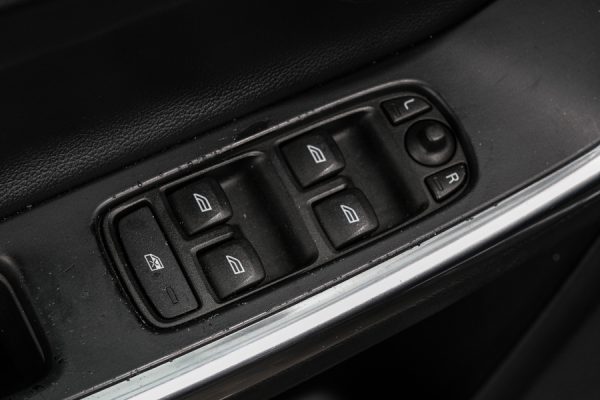 Volvo V60 - Image 12