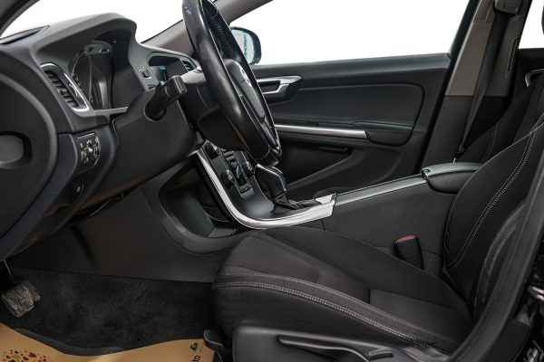 Volvo V60 - Image 11