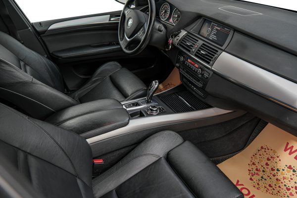 BMW X5 - Image 16