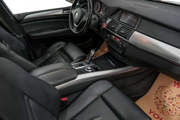 BMW X5 - Image 14