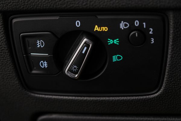 Volkswagen Passat - Image 10