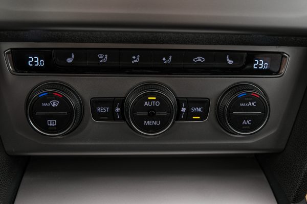 Volkswagen Passat - Image 9