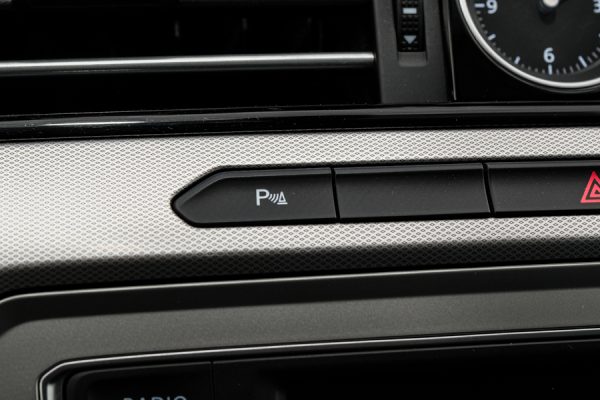 Volkswagen Passat - Image 7