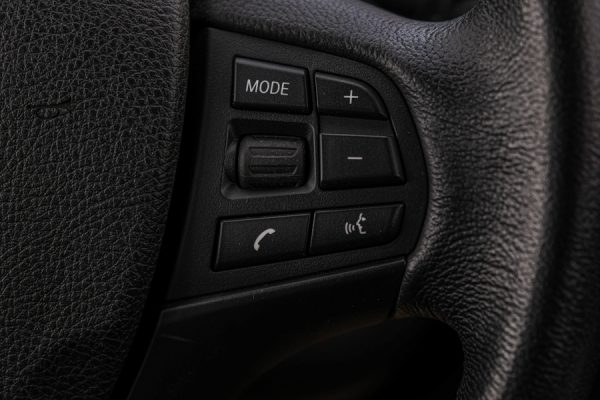 BMW 320 - Image 9