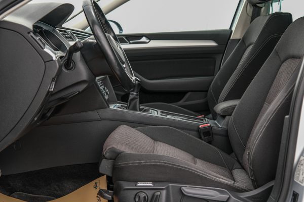 Wolkswagen Passat - Image 11