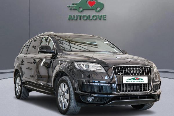 Audi Q7 - Image 2