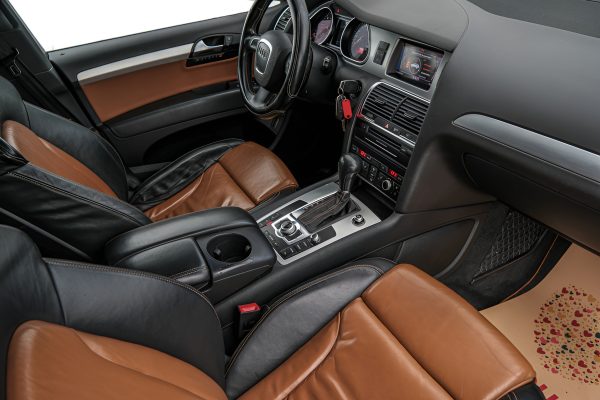 Audi Q7 - Image 14