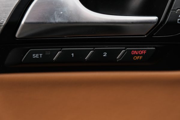 Audi Q7 - Image 8