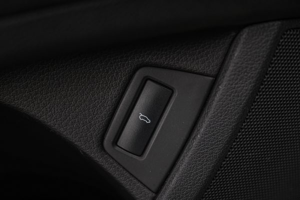 Audi Q7 - Image 7