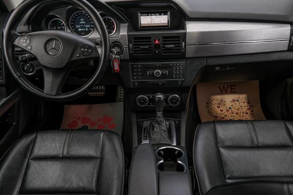 Mercedes-Benz GLK250 - Image 25