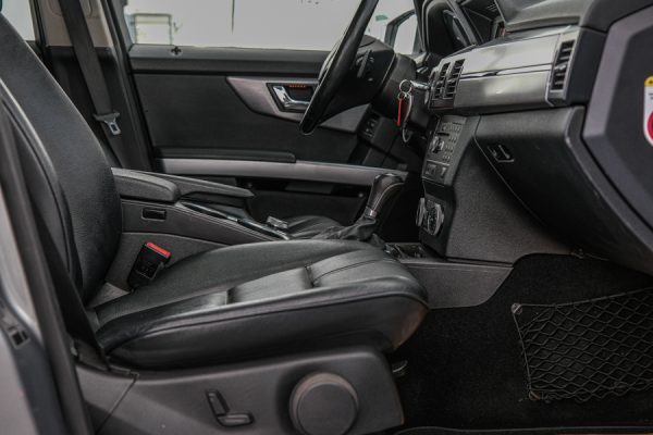 Mercedes-Benz GLK250 - Image 17