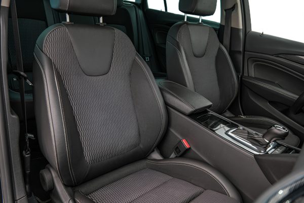 Opel Insignia - Image 10