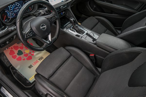 Opel Insignia - Image 8