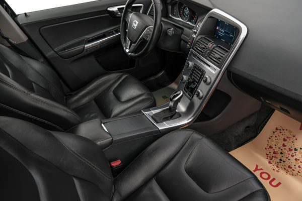 Volvo XC60 - Image 14