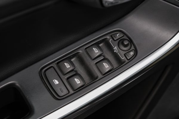 Volvo XC60 - Image 12