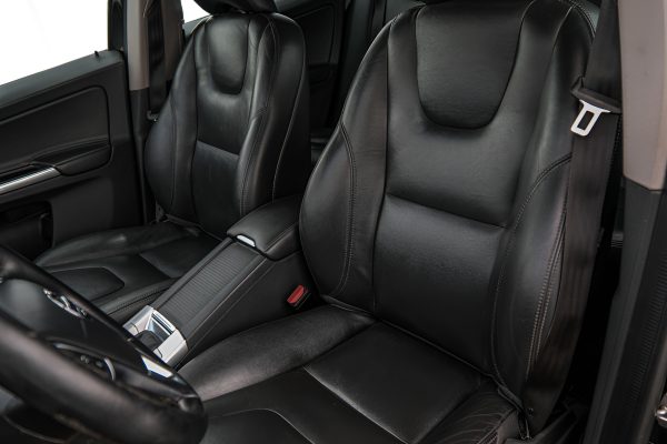 Volvo XC60 - Image 10