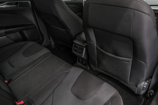 Ford Mondeo - Image 21