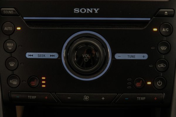 Ford Mondeo - Image 17