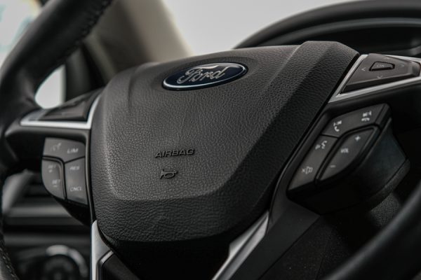 Ford Mondeo - Image 15