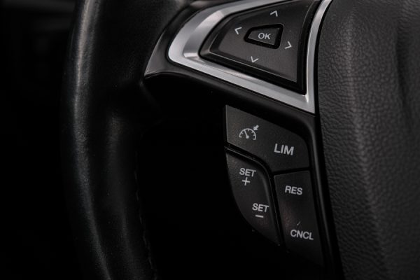 Ford Mondeo - Image 13