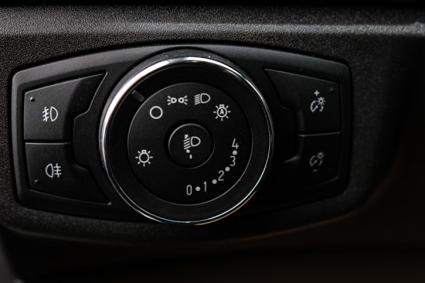Ford Mondeo - Image 9