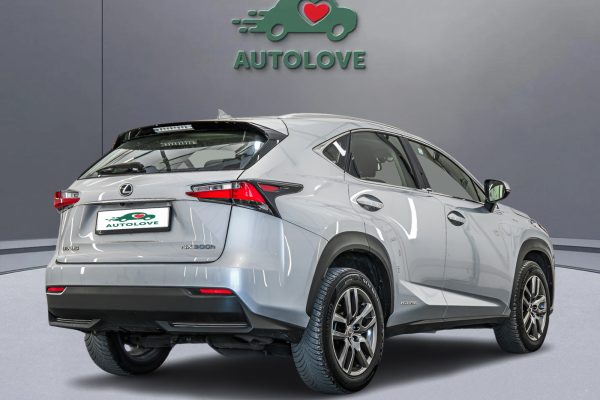 Lexus NX 300 H - Image 4
