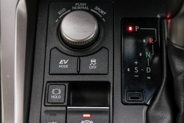 Lexus NX 300 H - Image 17