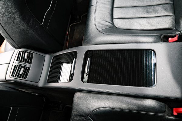 Mercedes-Benz CLS350 - Image 17