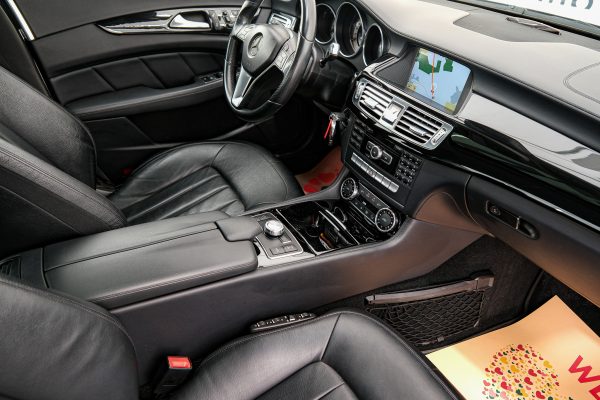 Mercedes-Benz CLS350 - Image 13