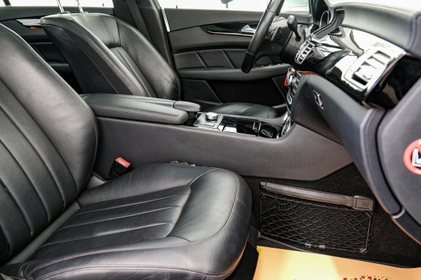 Mercedes-Benz CLS350 - Image 19