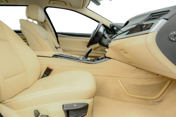 BMW 530XD - Image 28