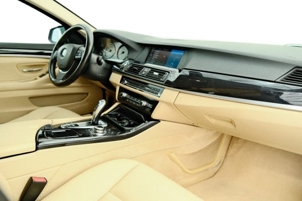 BMW 530XD - Image 27