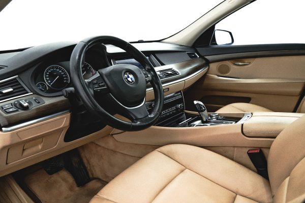BMW 530 Gran Turismo - Image 17