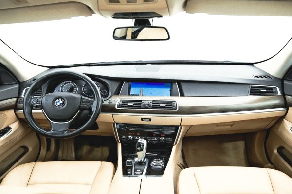 BMW 530 Gran Turismo - Image 10