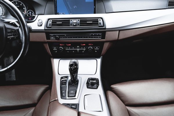 BMW 530XD - Image 8