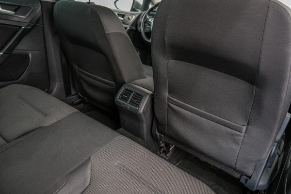 Volkswagen Golf - Image 23