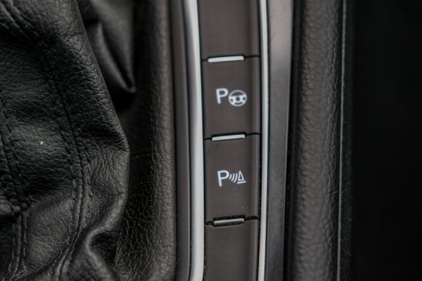 Volkswagen Golf - Image 18