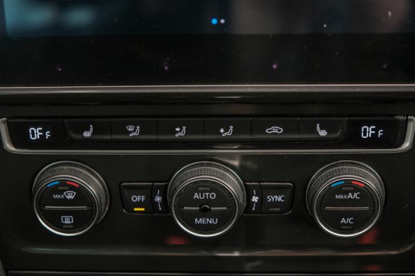 Volkswagen Golf - Image 17